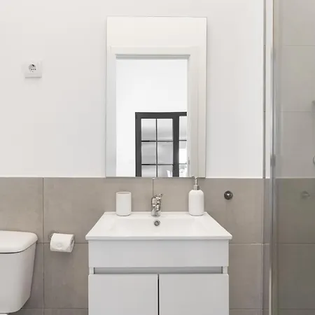Altido Stylish 2-level Flats Near Ajuda Palace Lisbona