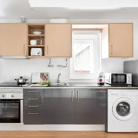 Altido Stylish 2-level Flats Near Ajuda Palace * Lisbona